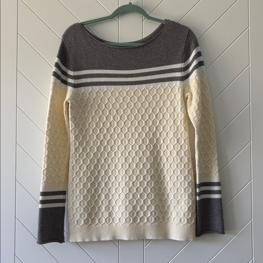 Cream and Gray Textured Sweater, size large